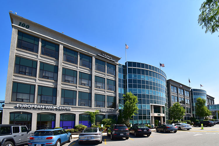 100 Cummings Center entrance