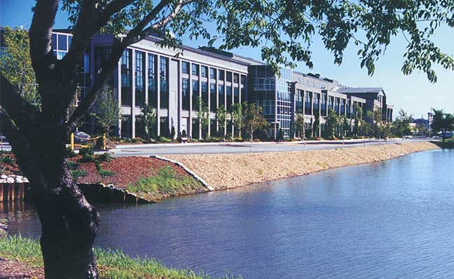900 Cummings Center